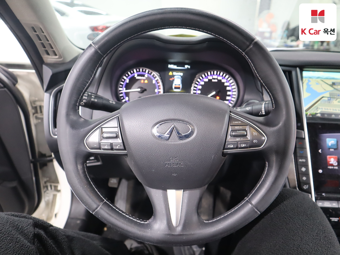 Infiniti Q50 - 10