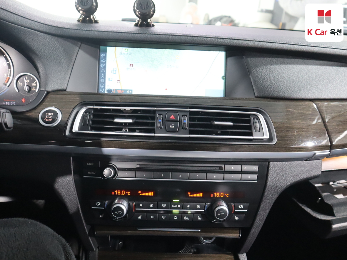BMW 7 Series - 6