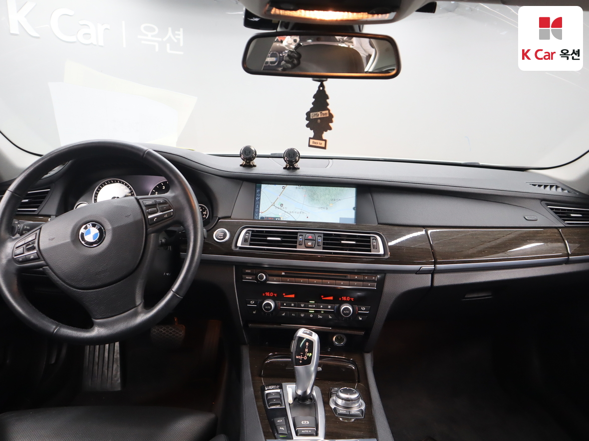 BMW 7 Series - 3