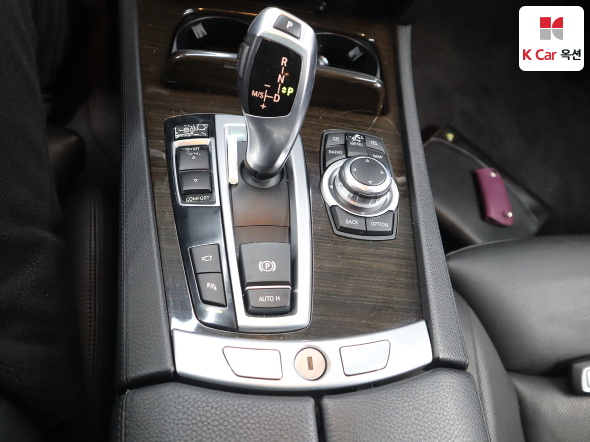 BMW 7 Series - 16