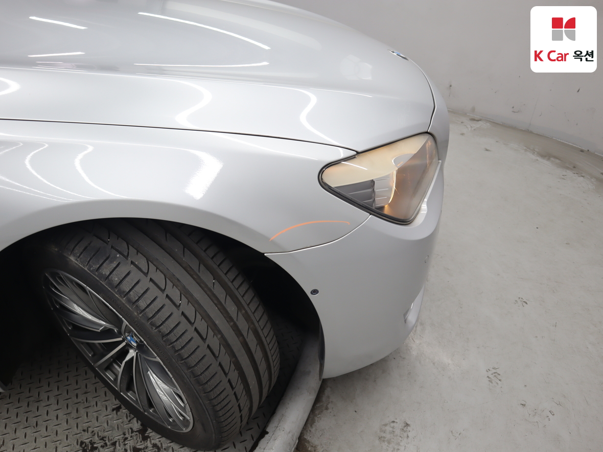 BMW 7 Series - 46