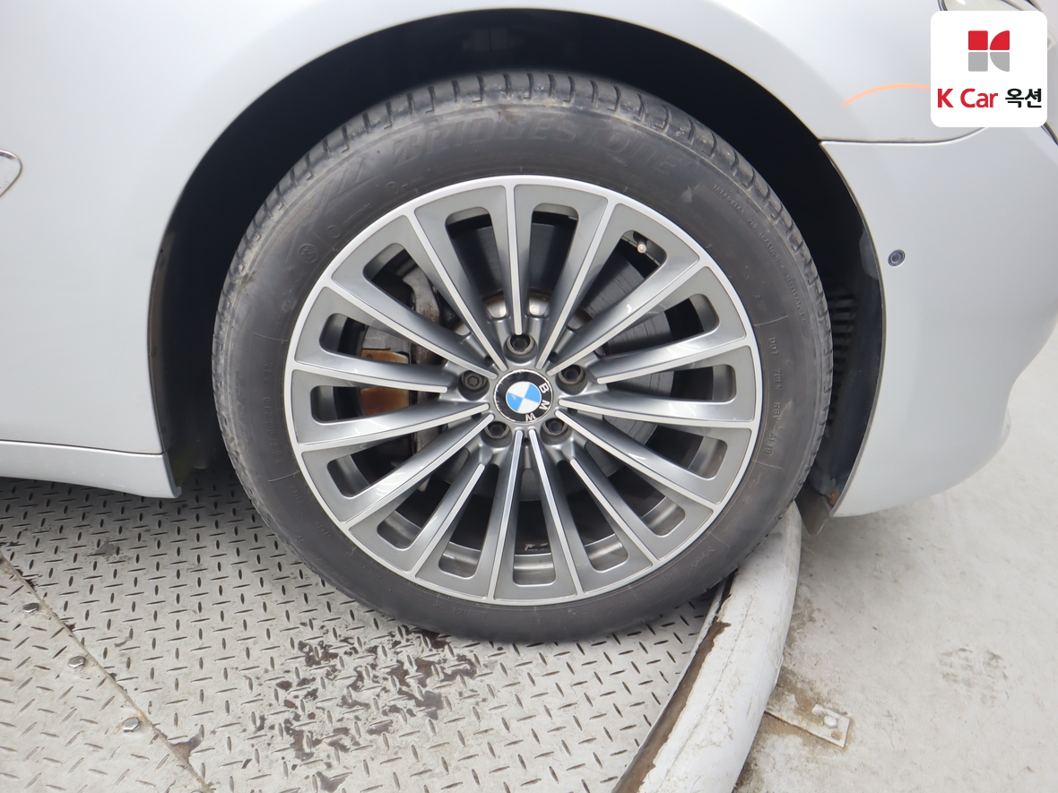 BMW 7 Series - 50