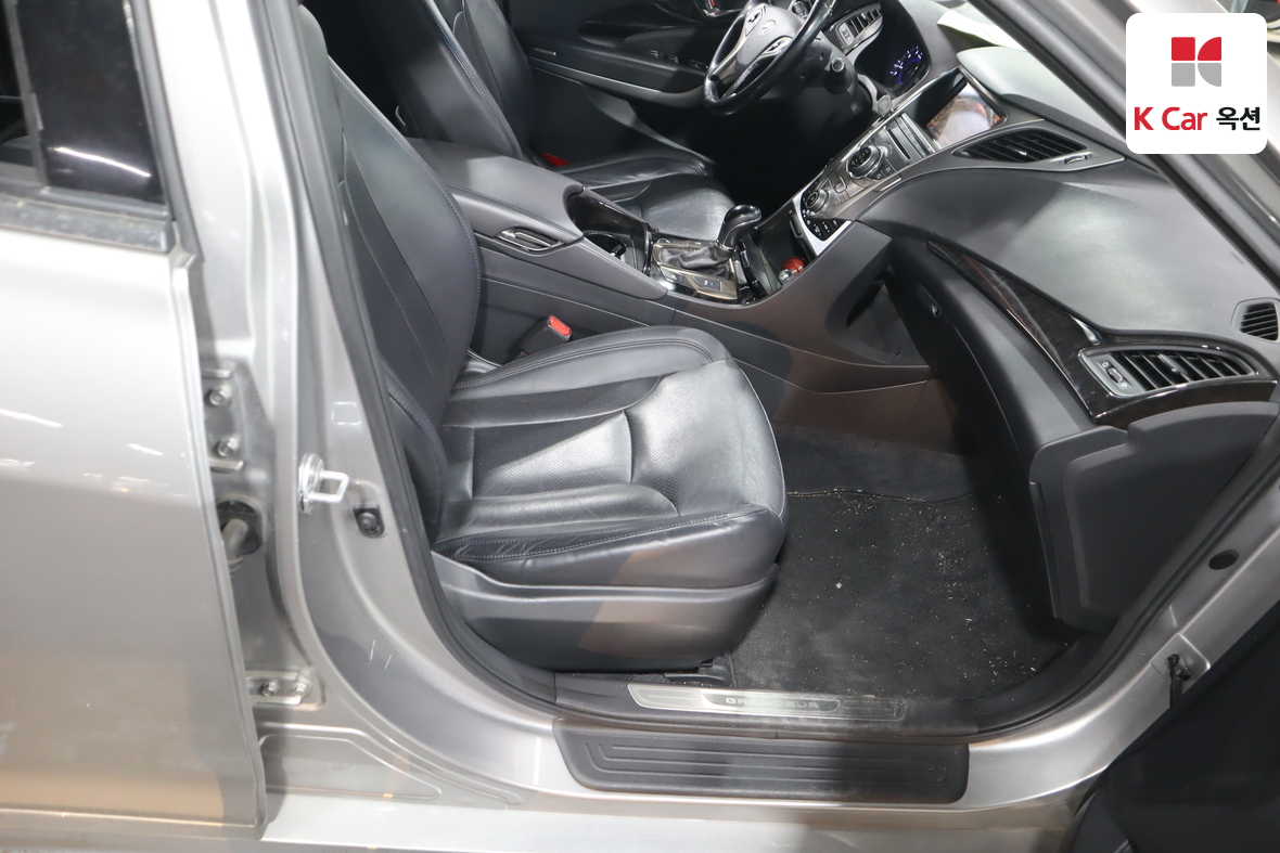Hyundai Grandeur 2012 - Image 29