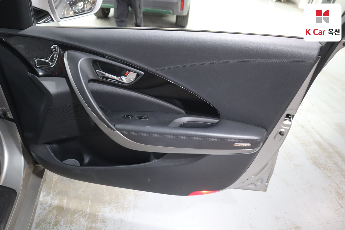 Hyundai Grandeur 2012 - Image 28