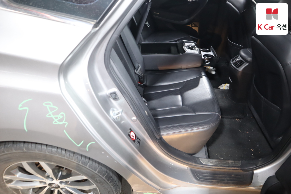 Hyundai Grandeur 2012 - Image 27