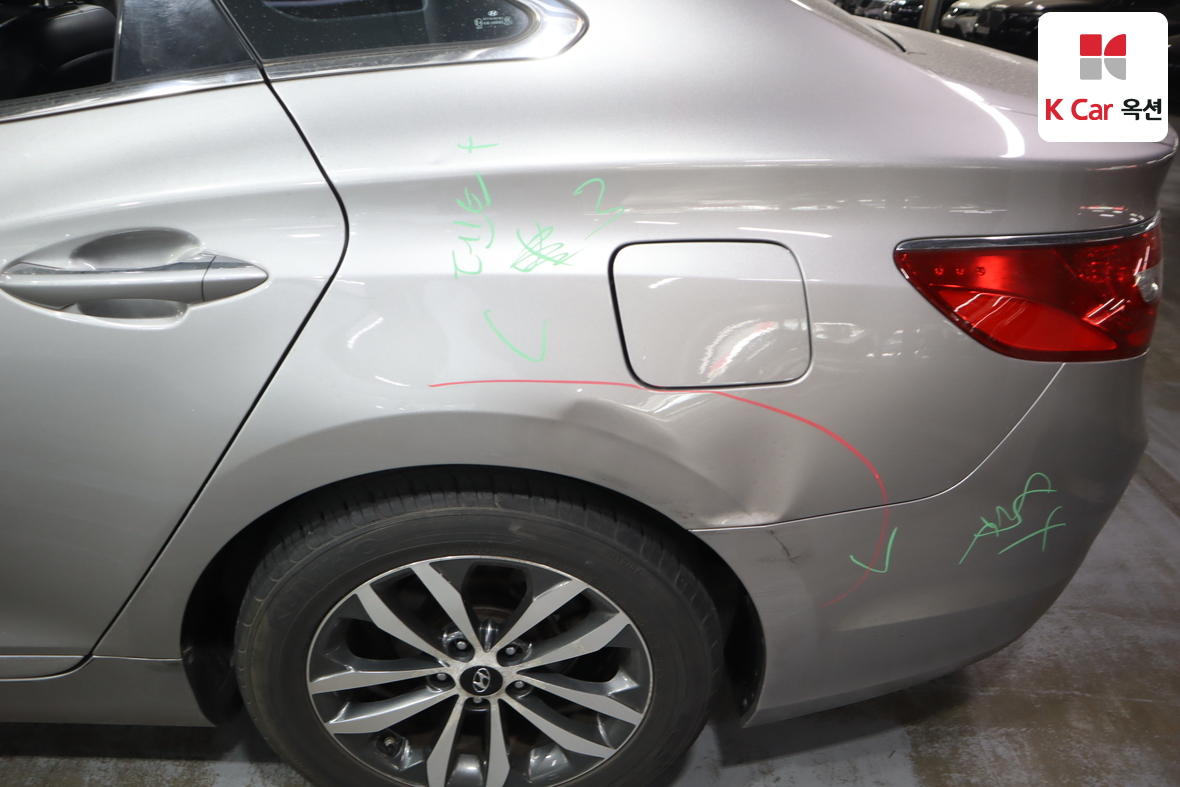 Hyundai Grandeur 2012 - Image 39