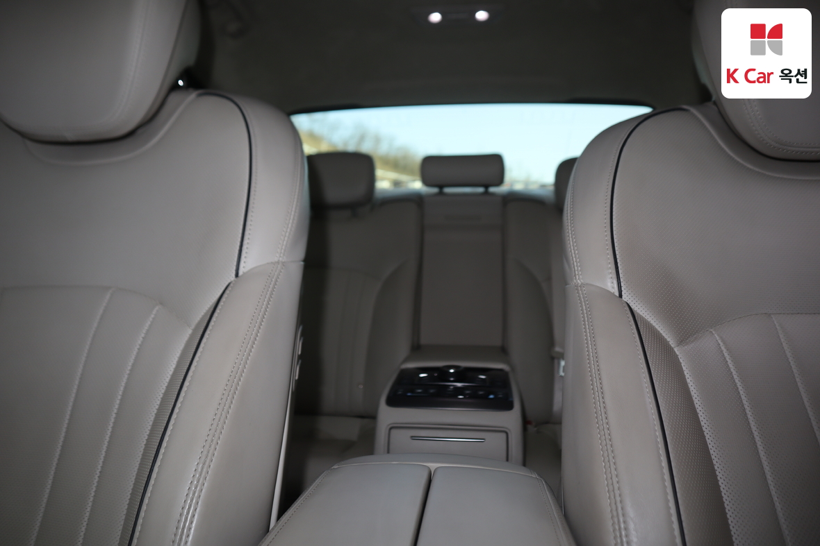 Hyundai Genesis - 19