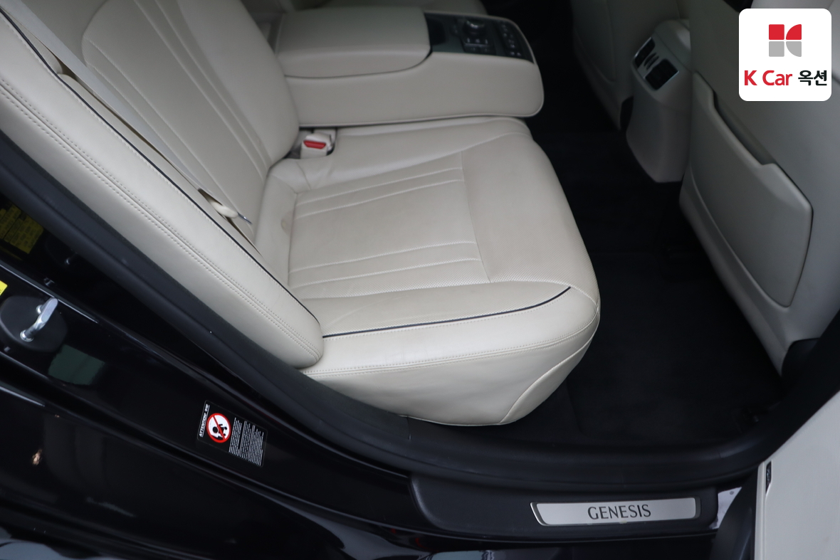 Hyundai Genesis - 30
