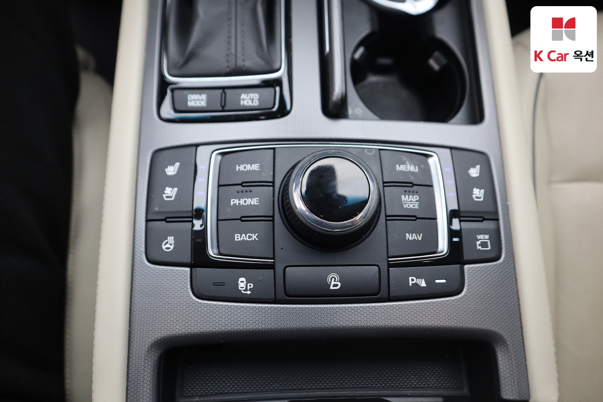 Hyundai Genesis - 16