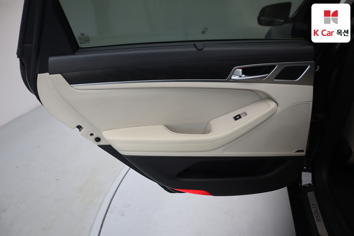 Hyundai Genesis - 22