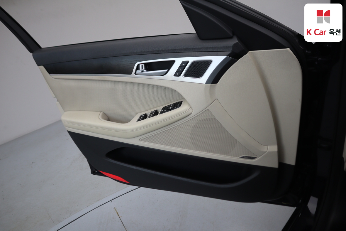 Hyundai Genesis - 8