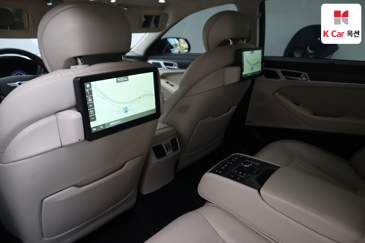 Hyundai Genesis - 24
