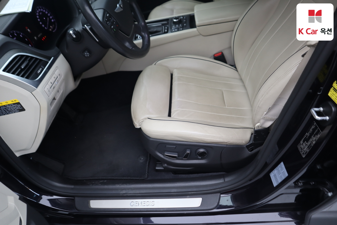 Hyundai Genesis - 20