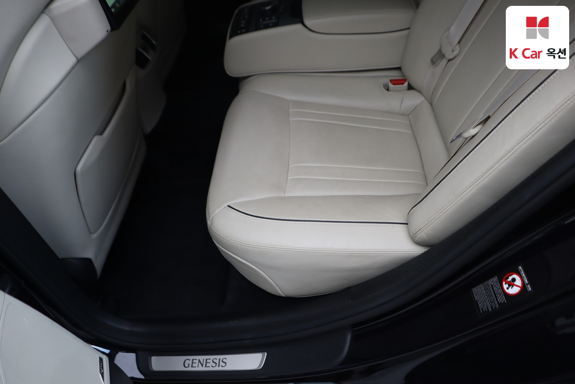 Hyundai Genesis - 23