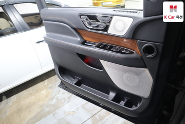 2023 - lincoln navigator