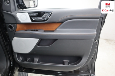 2023 - lincoln navigator