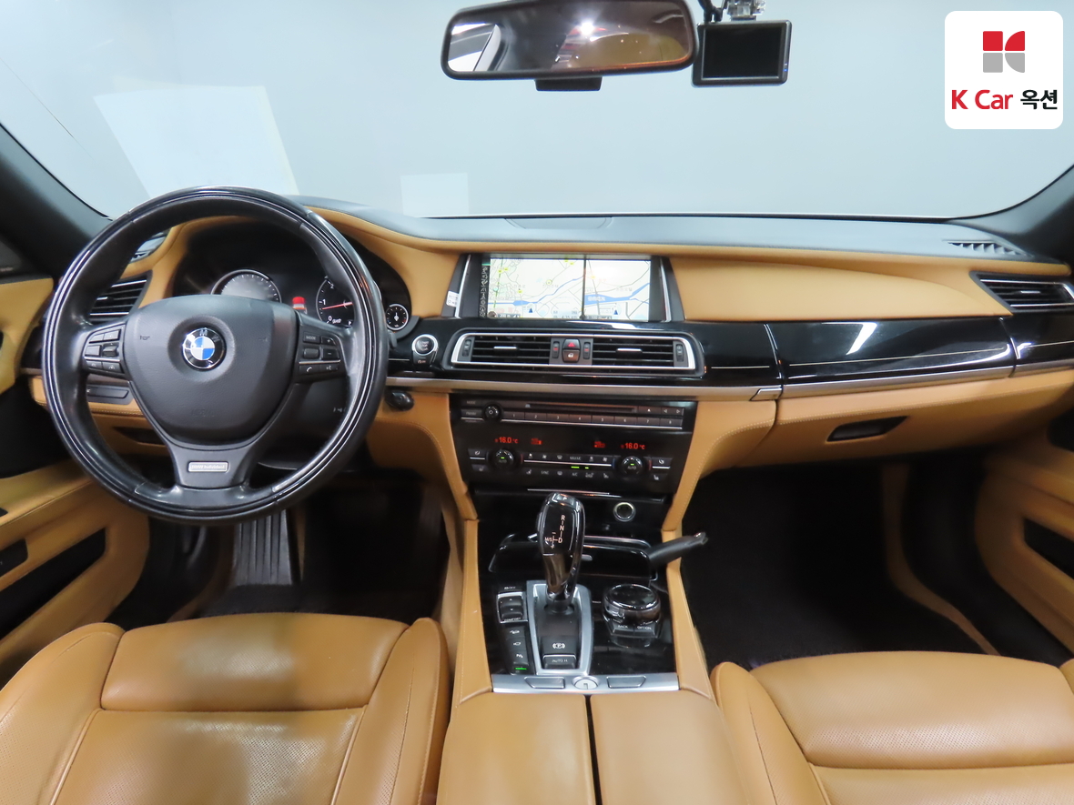 BMW 7 Series - 3