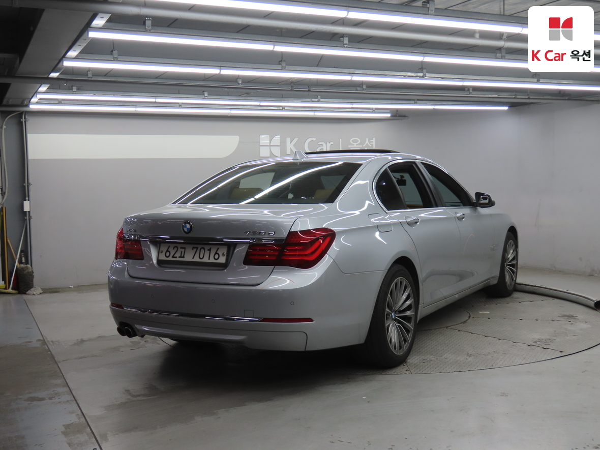 BMW 7 Series - 2