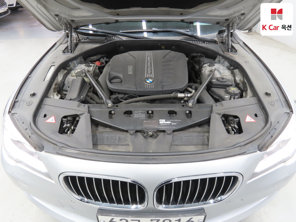 BMW 7 Series - 36