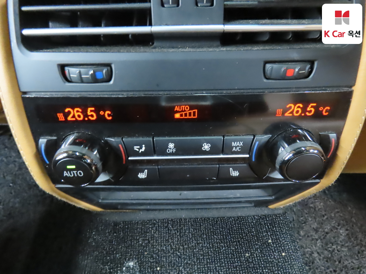 BMW 7 Series - 26