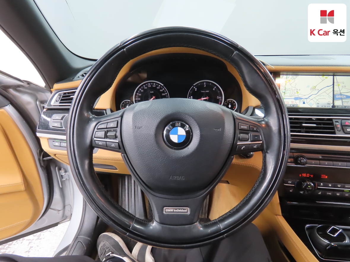 BMW 7 Series - 10
