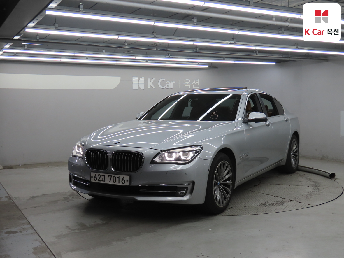 BMW 7 Series - 1