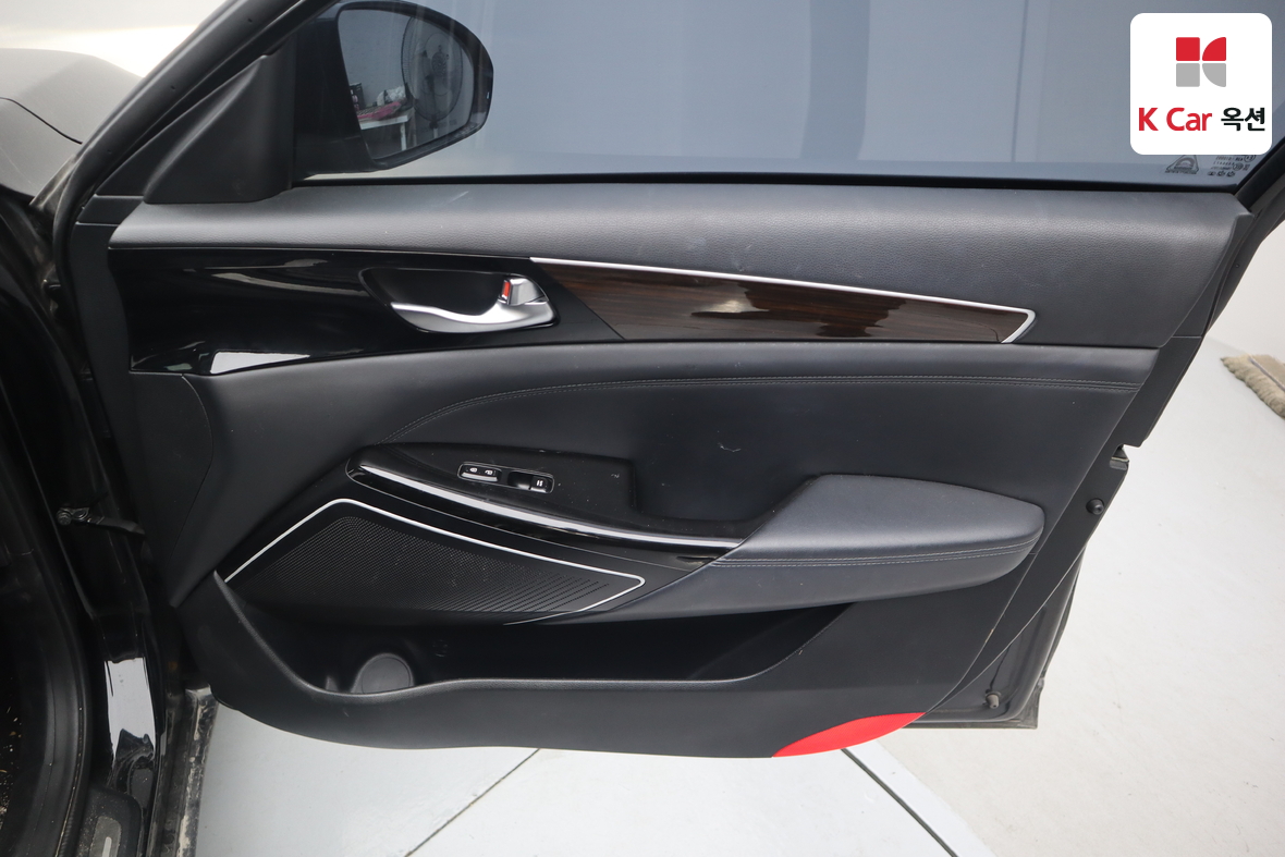 Kia K7 2018 - Image 31