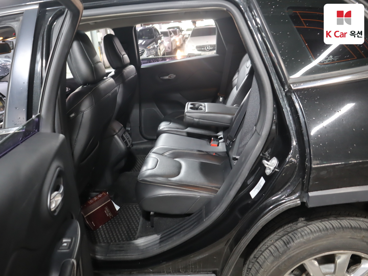 Jeep Cherokee - 27