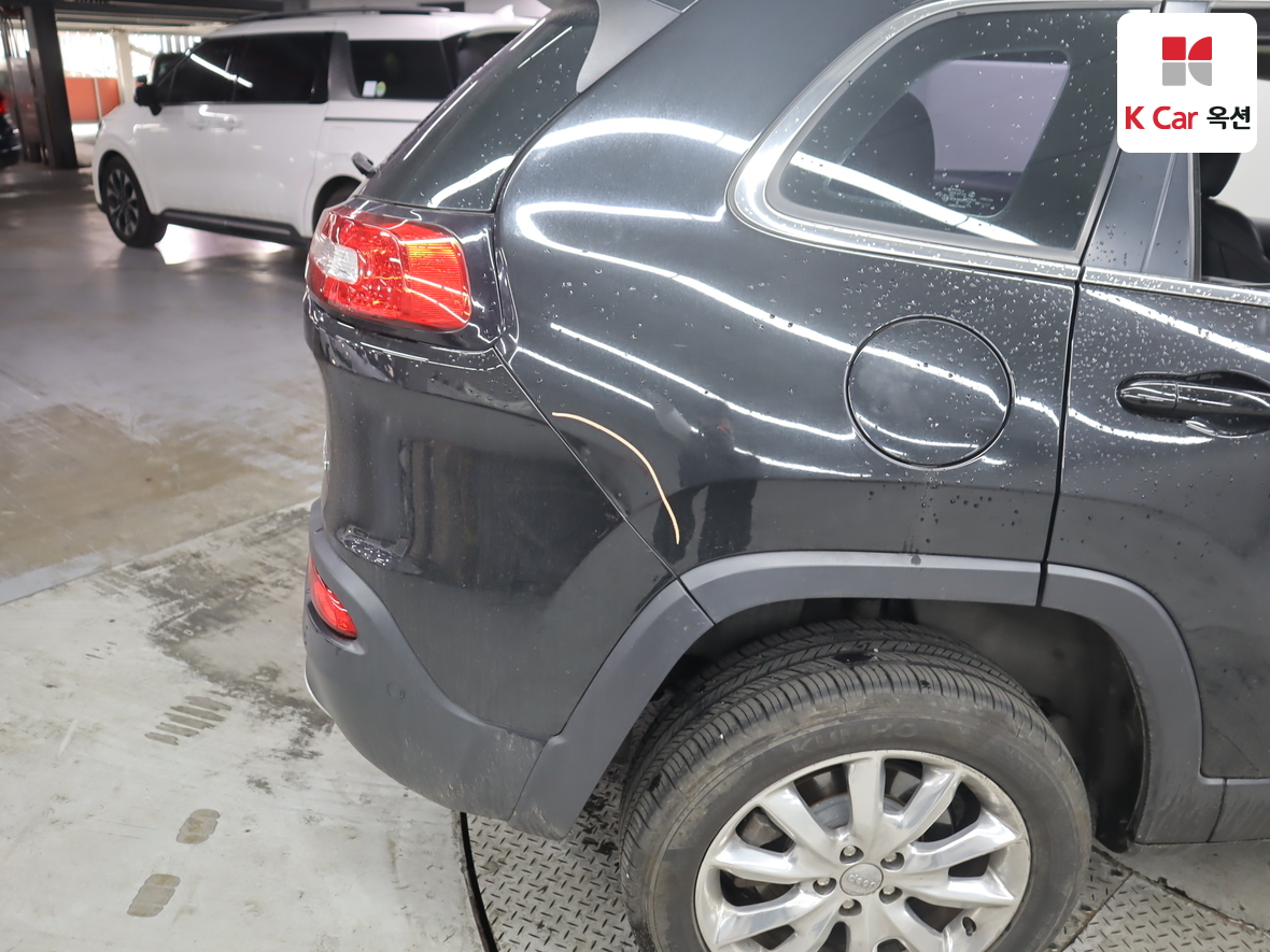 Jeep Cherokee - 46