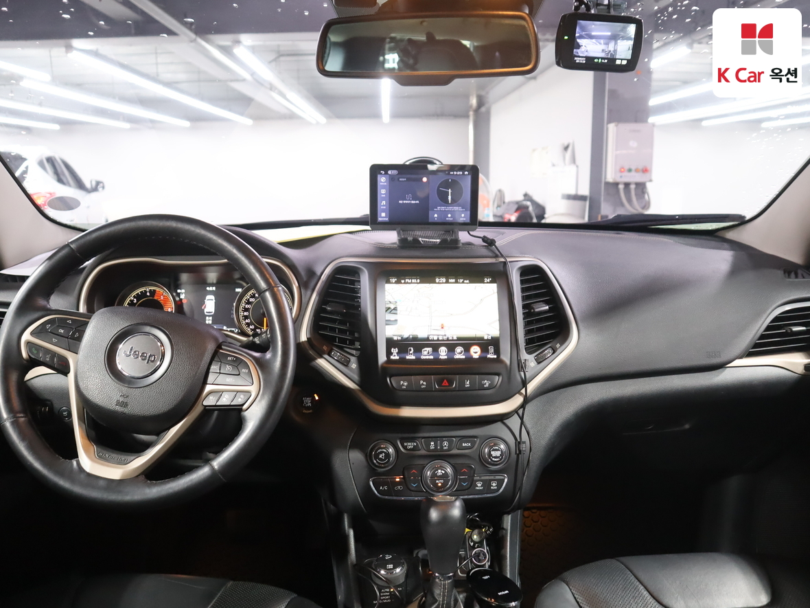Jeep Cherokee - 3