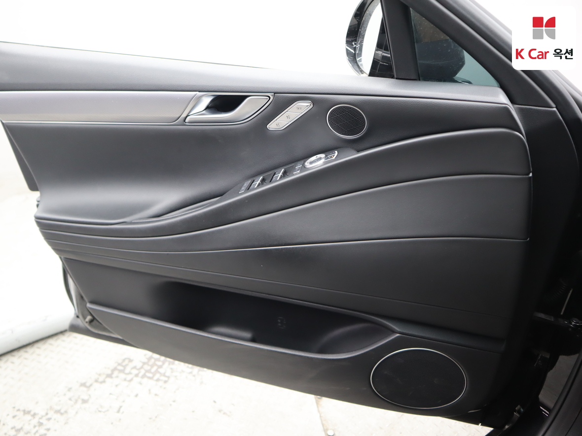 Genesis G80 - 8