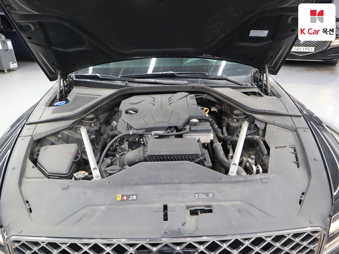 Genesis G80 - 32