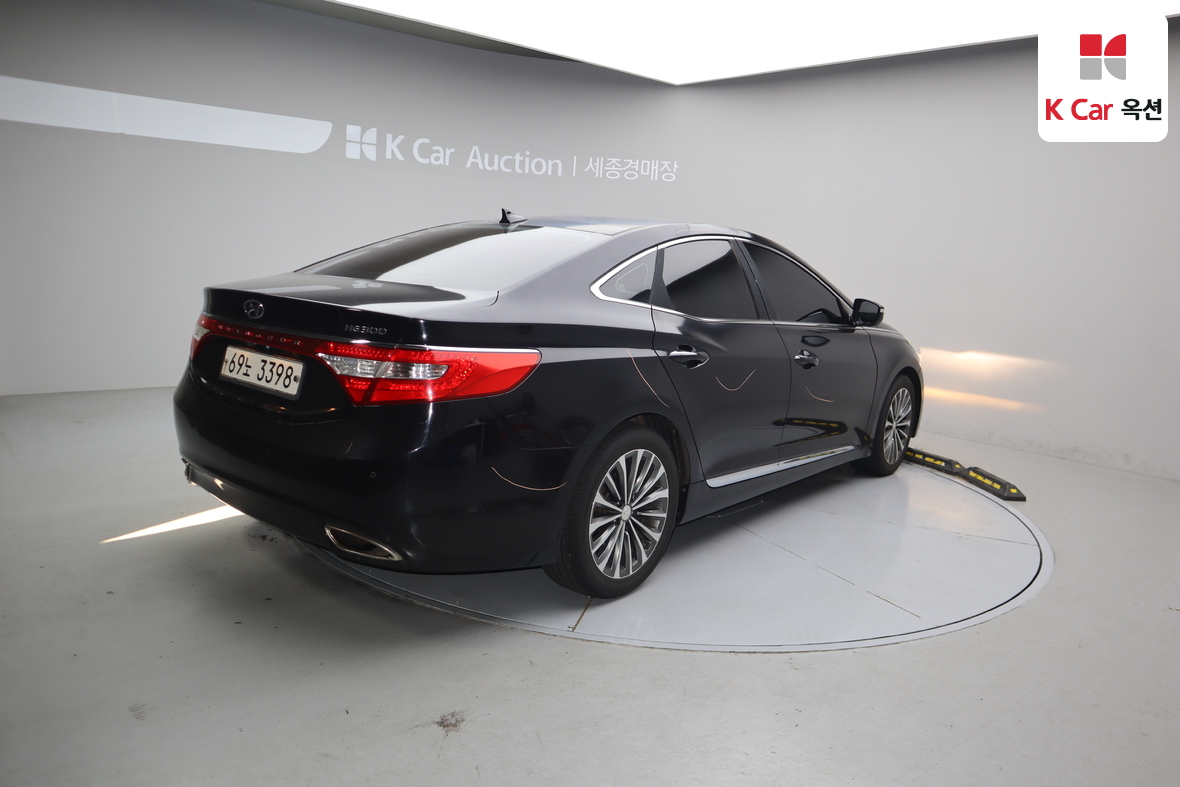 Hyundai AZERA 2014 - Image 2