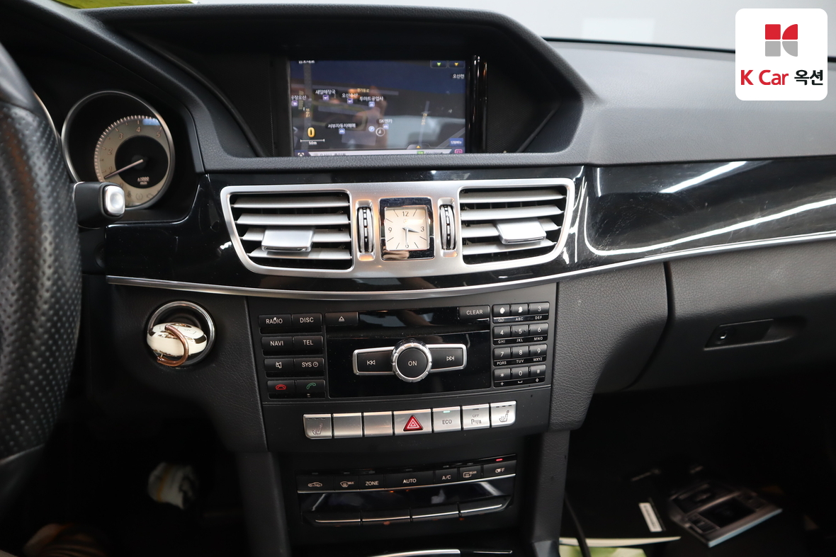 Mercedes-Benz E-Class - 6