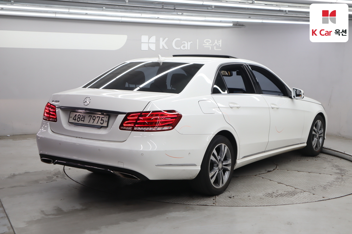 Mercedes-Benz E-Class - 2