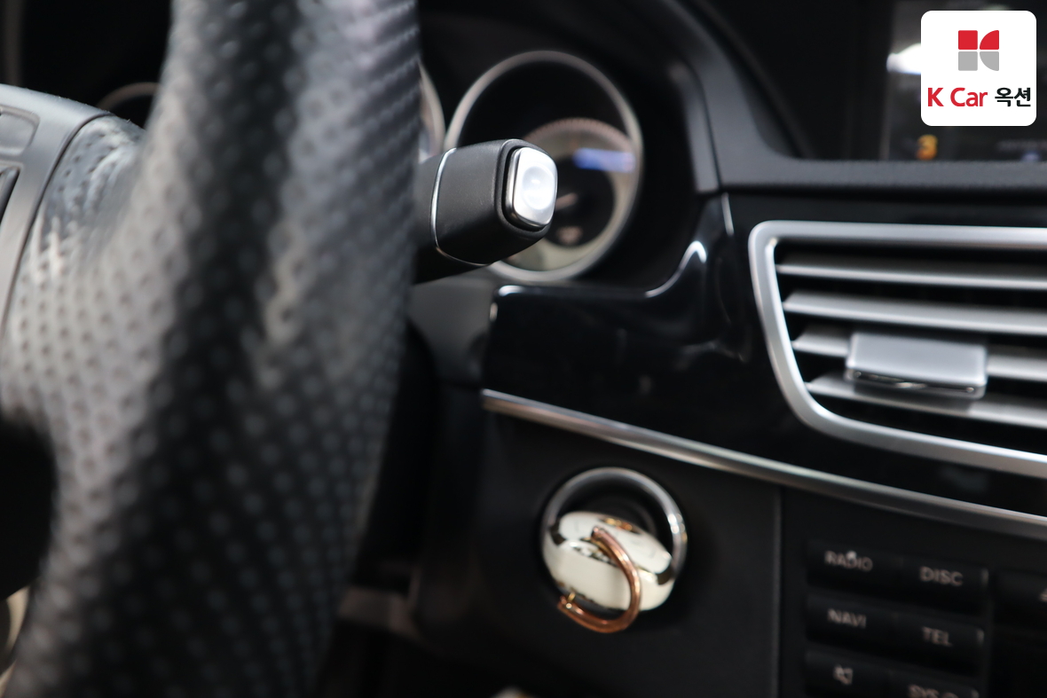 Mercedes-Benz E-Class - 11