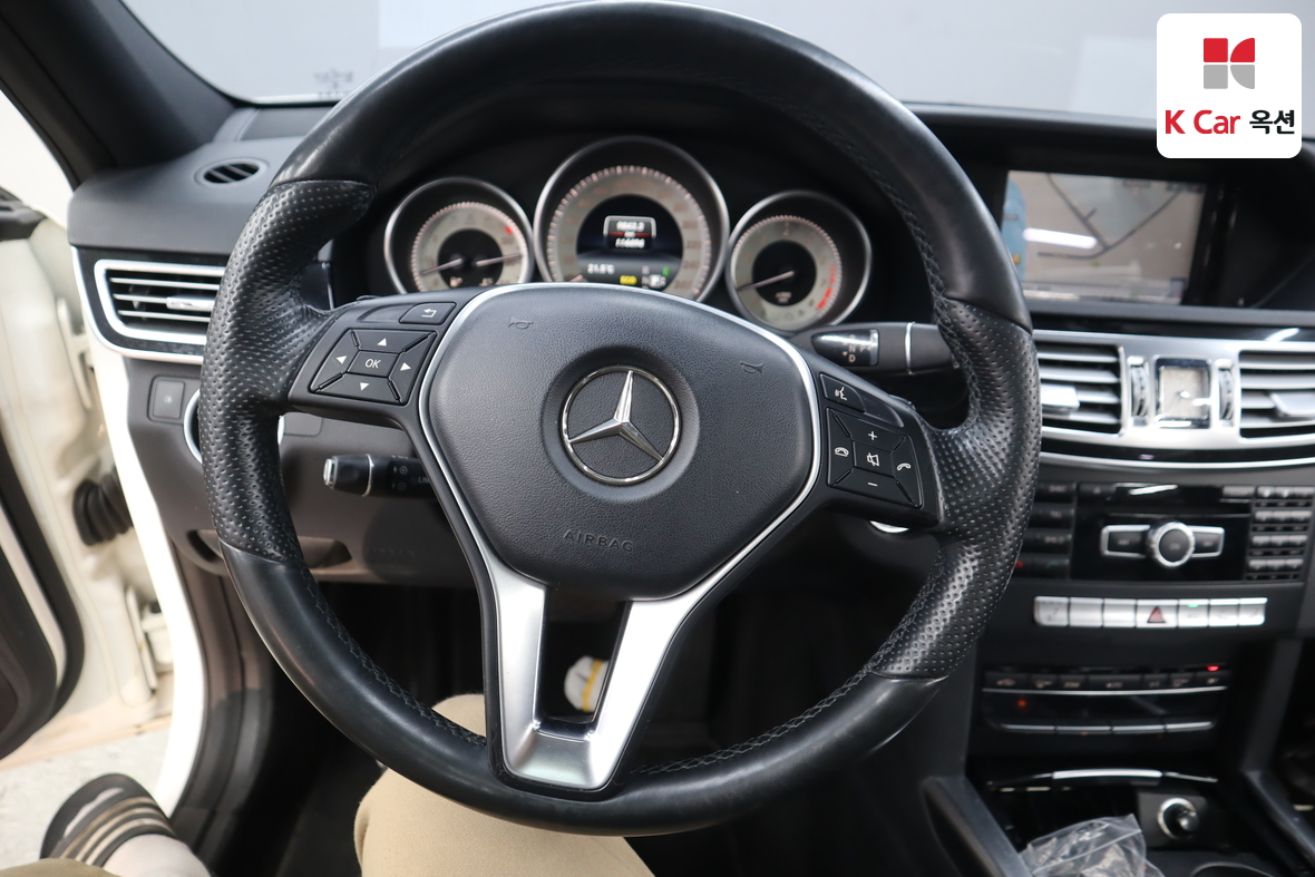 Mercedes-Benz E-Class - 10
