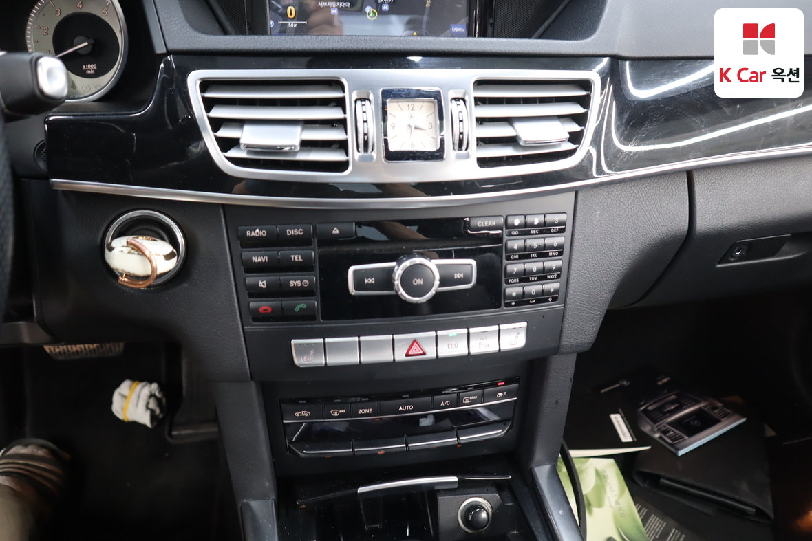 Mercedes-Benz E-Class - 15