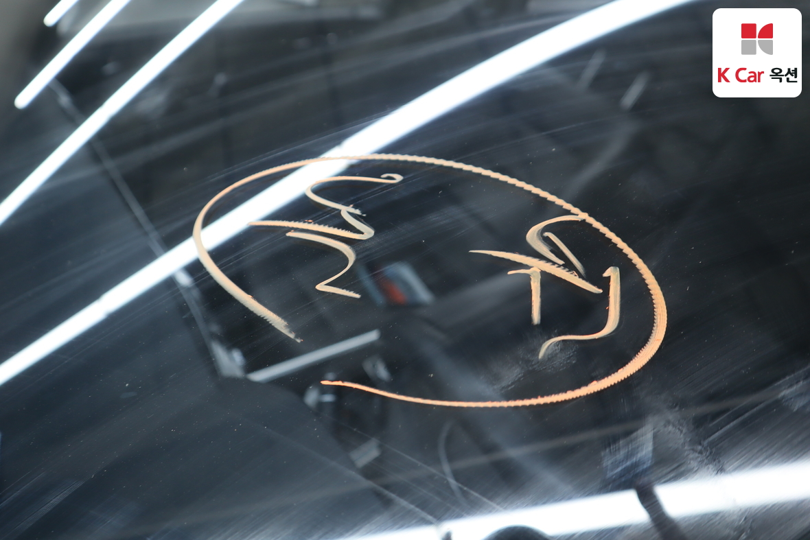 Mercedes-Benz E-Class - 34