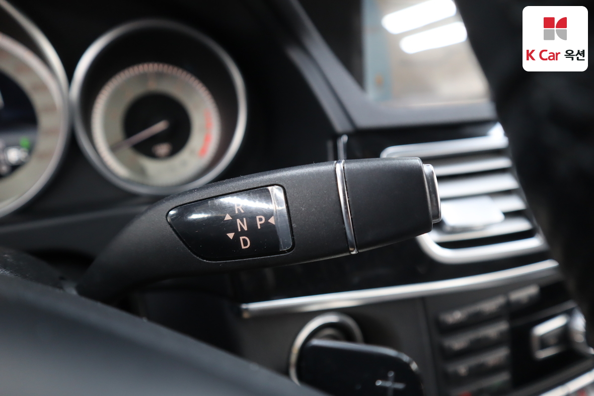 Mercedes-Benz E-Class - 16