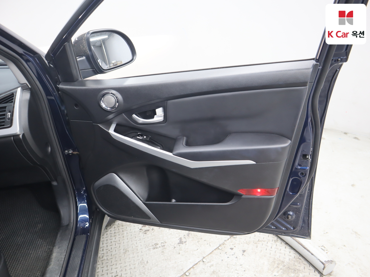 KG Mobility Korando - 33