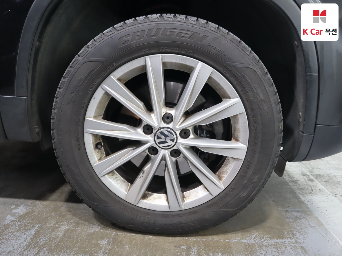 Volkswagen Tiguan - 40