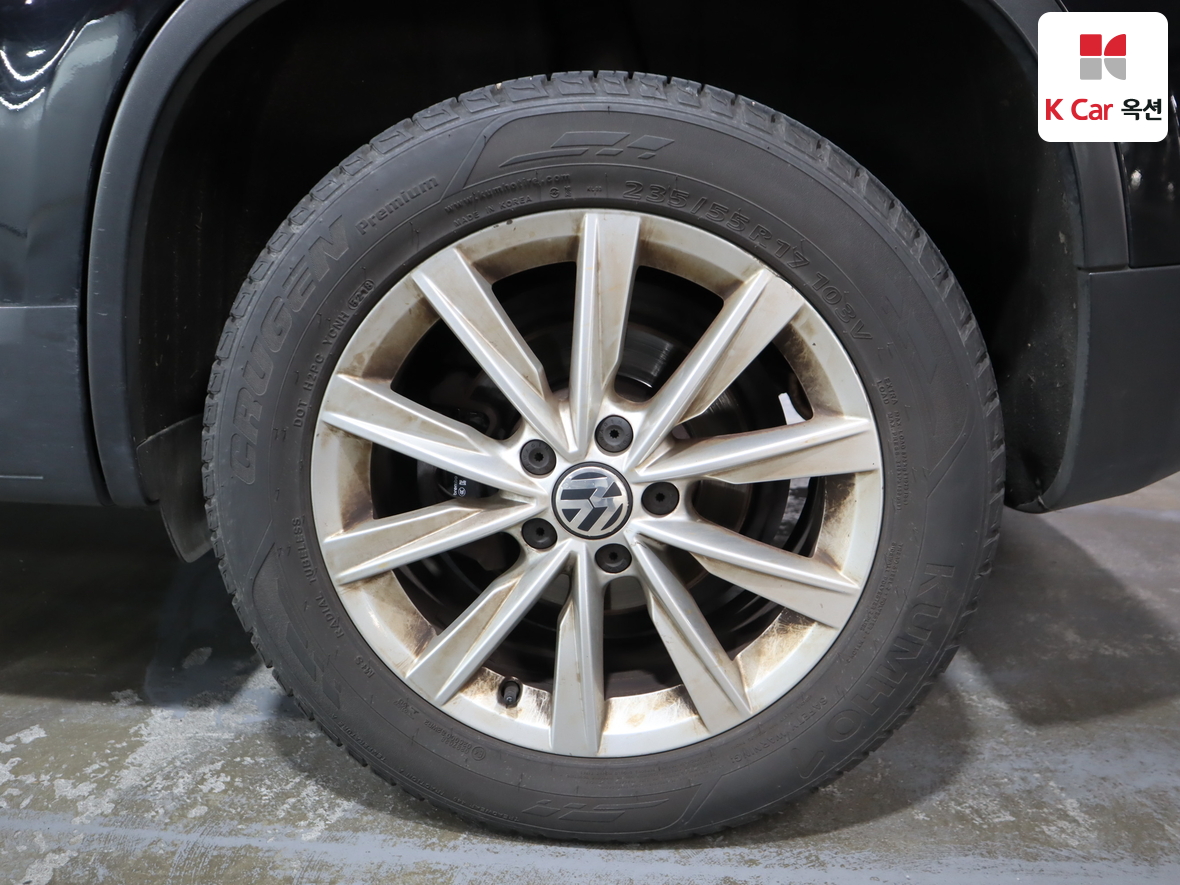 Volkswagen Tiguan - 42
