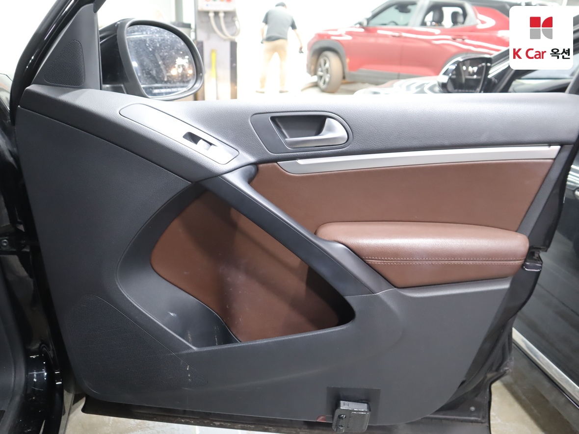 Volkswagen Tiguan - 28