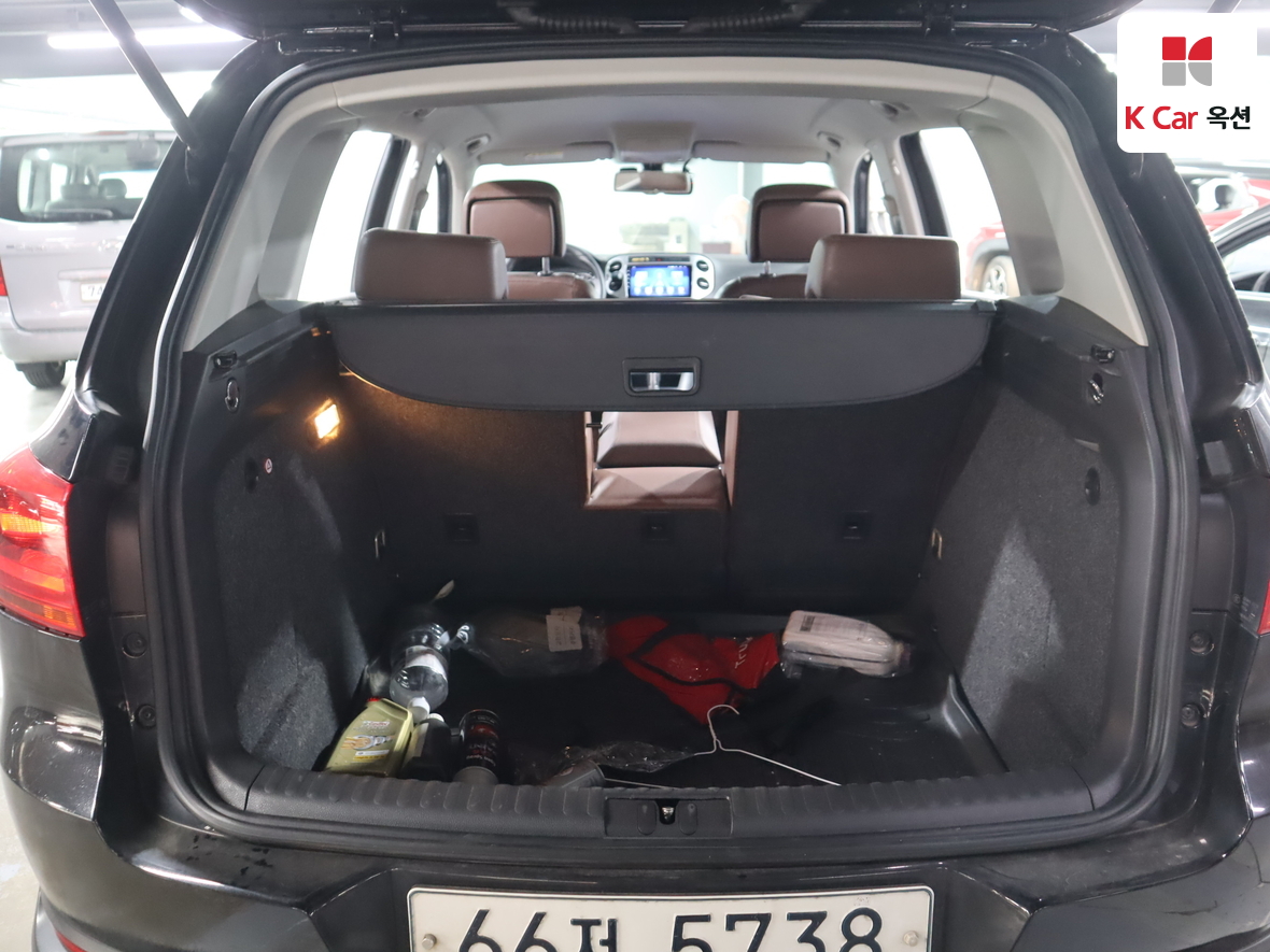 Volkswagen Tiguan - 24