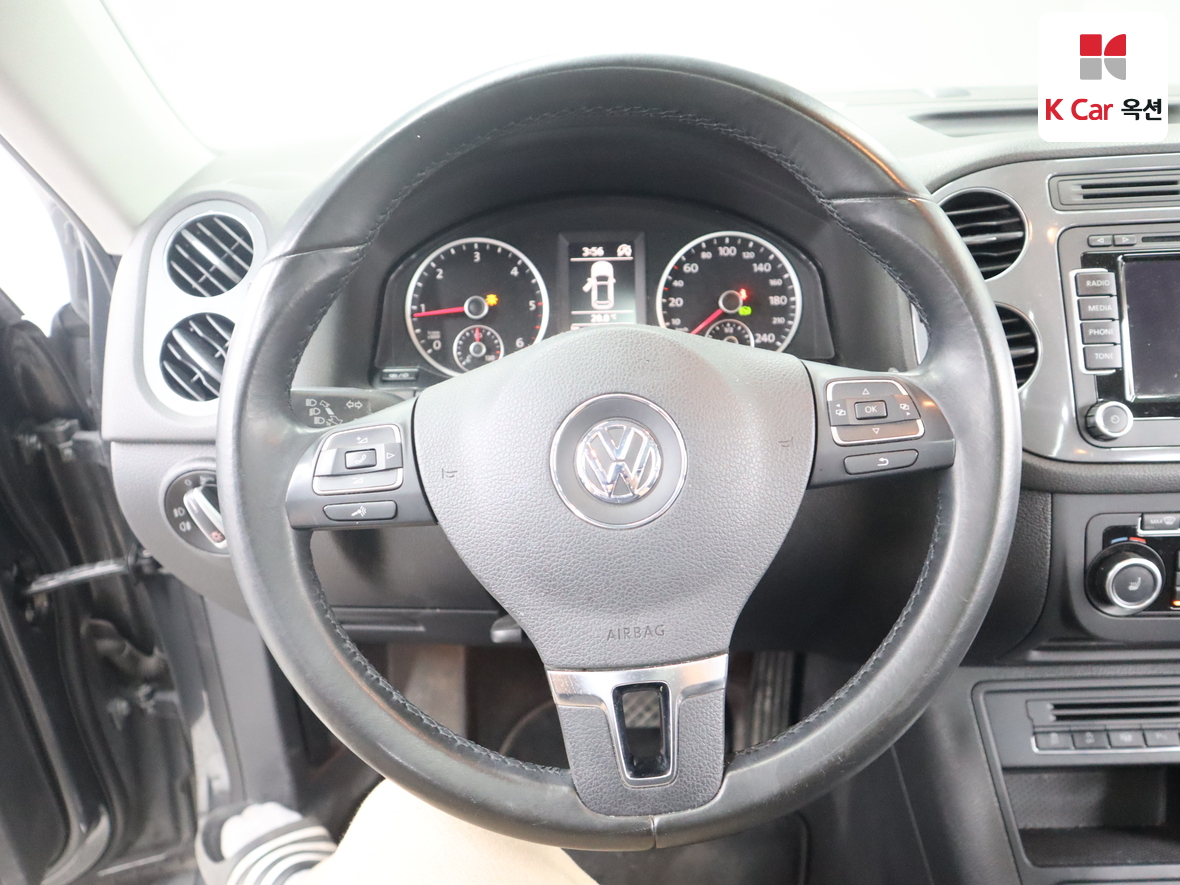 Volkswagen Tiguan - 10