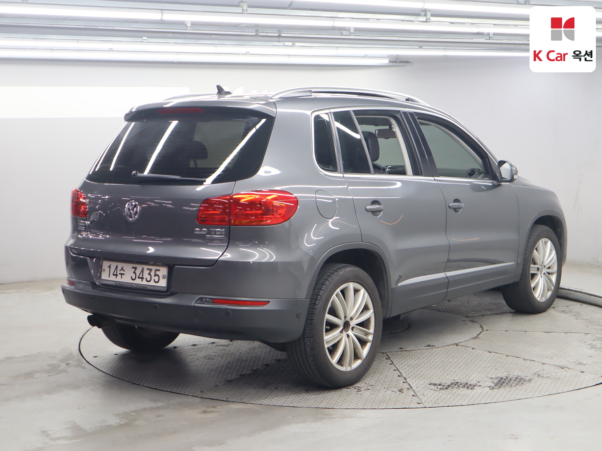 Volkswagen Tiguan - 2