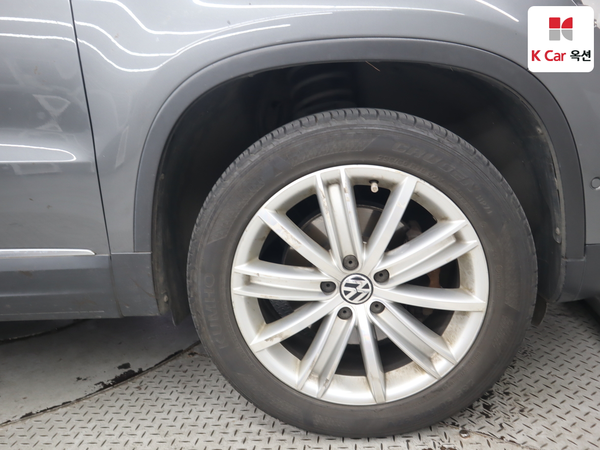 Volkswagen Tiguan - 42