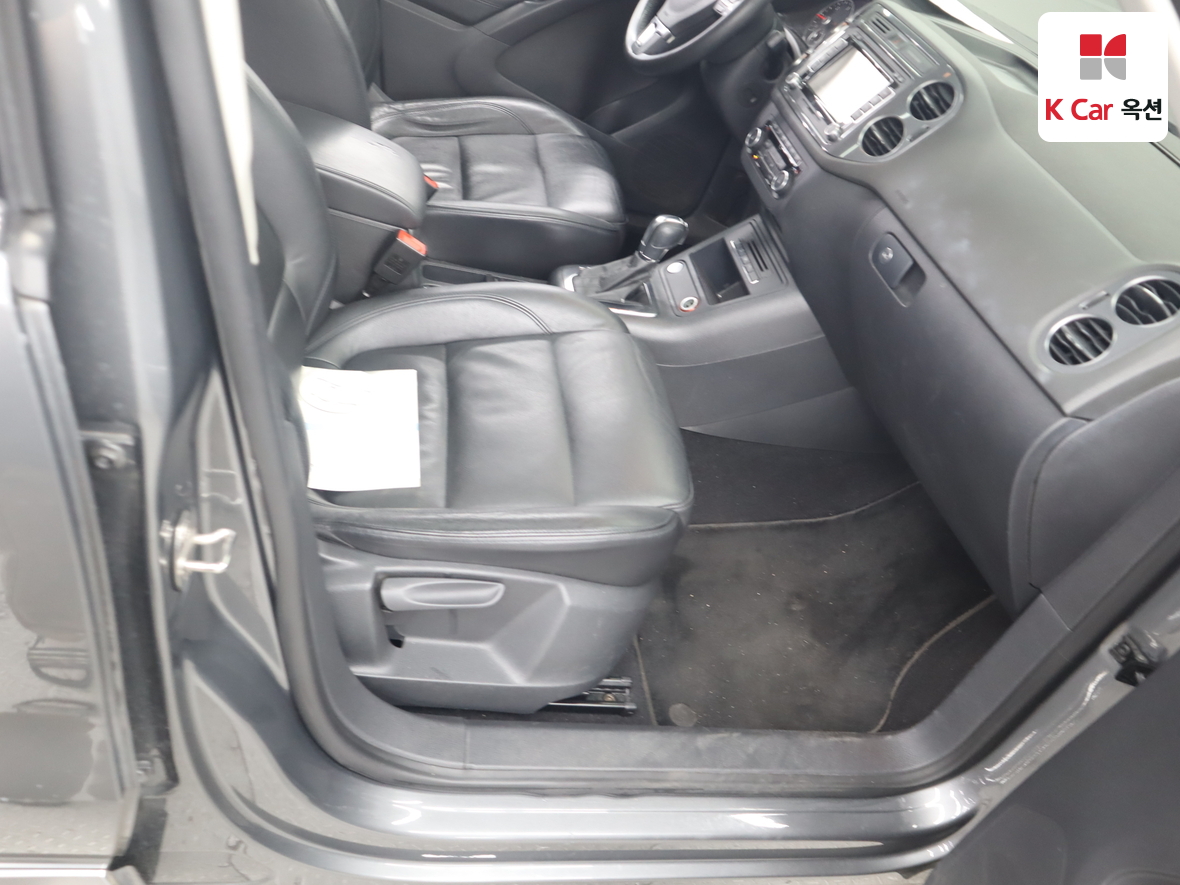 Volkswagen Tiguan - 31