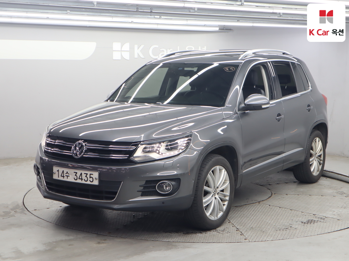 Volkswagen Tiguan - 1